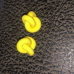 Handmade knot earrings!